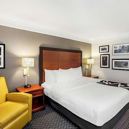 Отель La Quinta By Wyndham Houston Baytown East Экстерьер фото