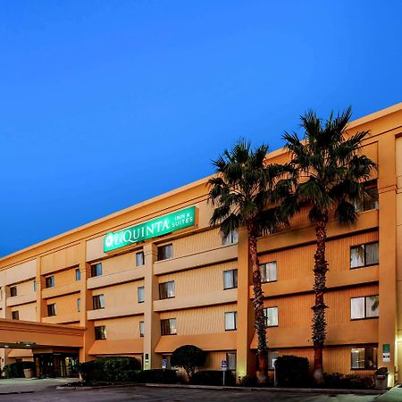 Отель La Quinta By Wyndham Houston Baytown East Экстерьер фото