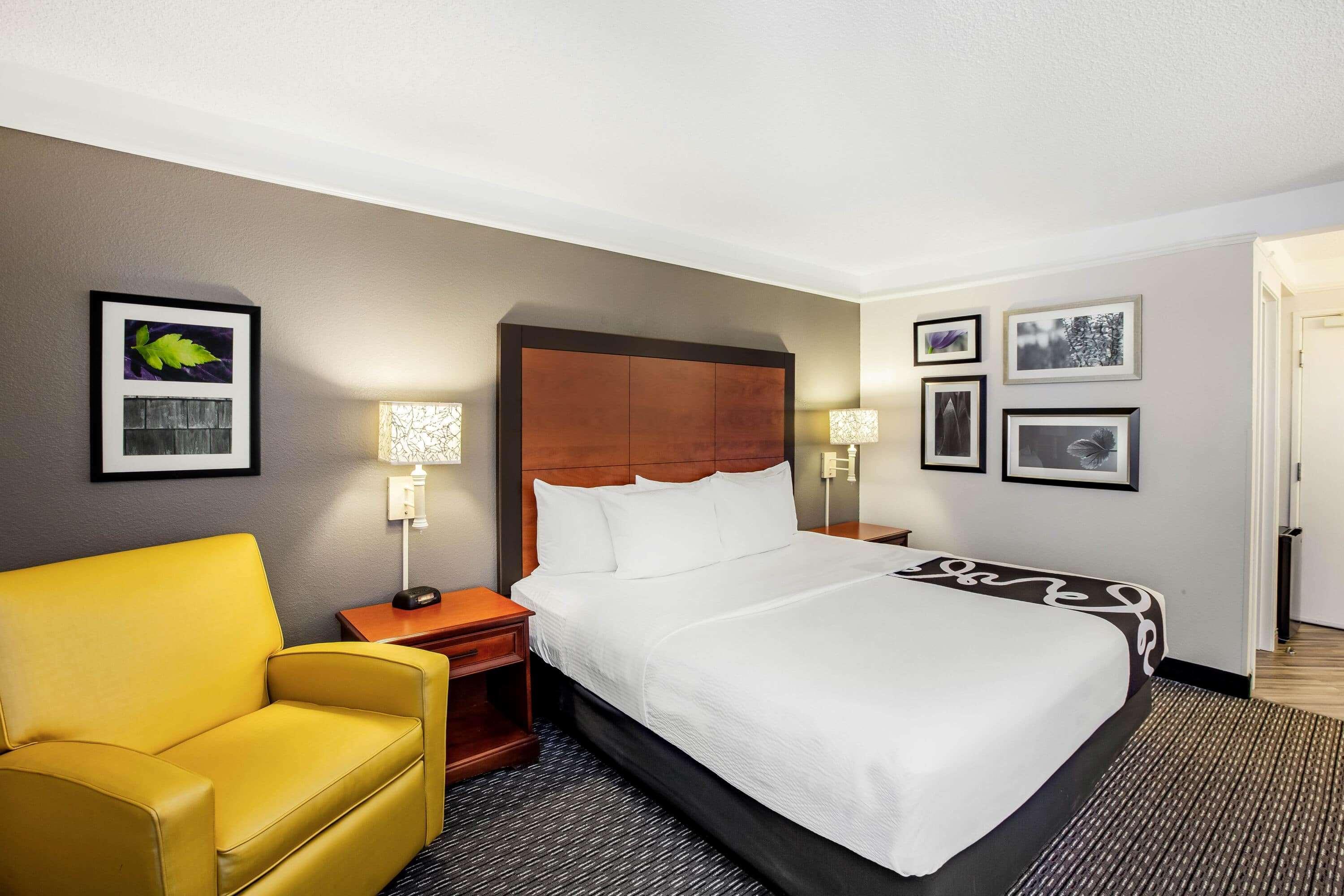 Отель La Quinta By Wyndham Houston Baytown East Экстерьер фото