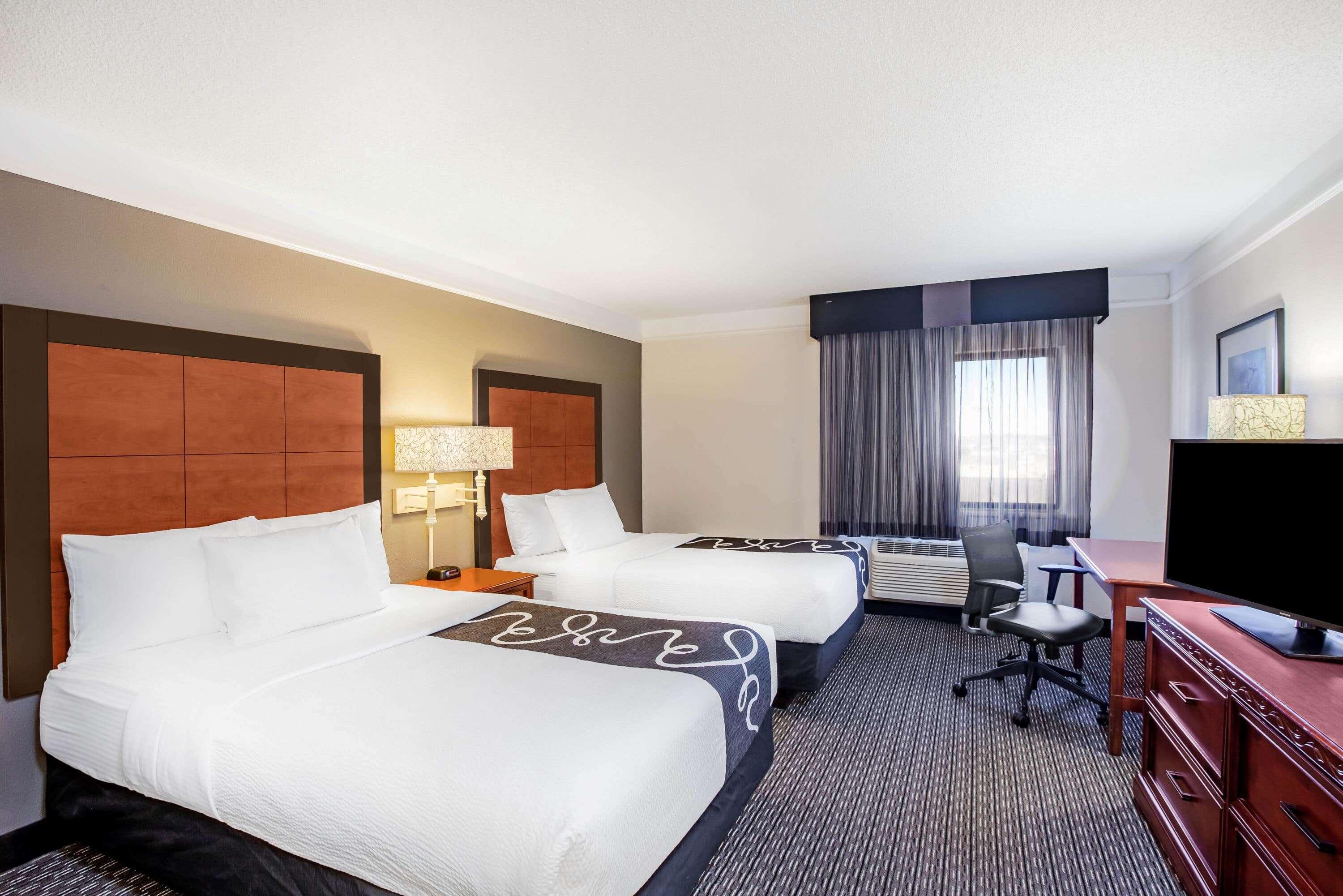 Отель La Quinta By Wyndham Houston Baytown East Экстерьер фото