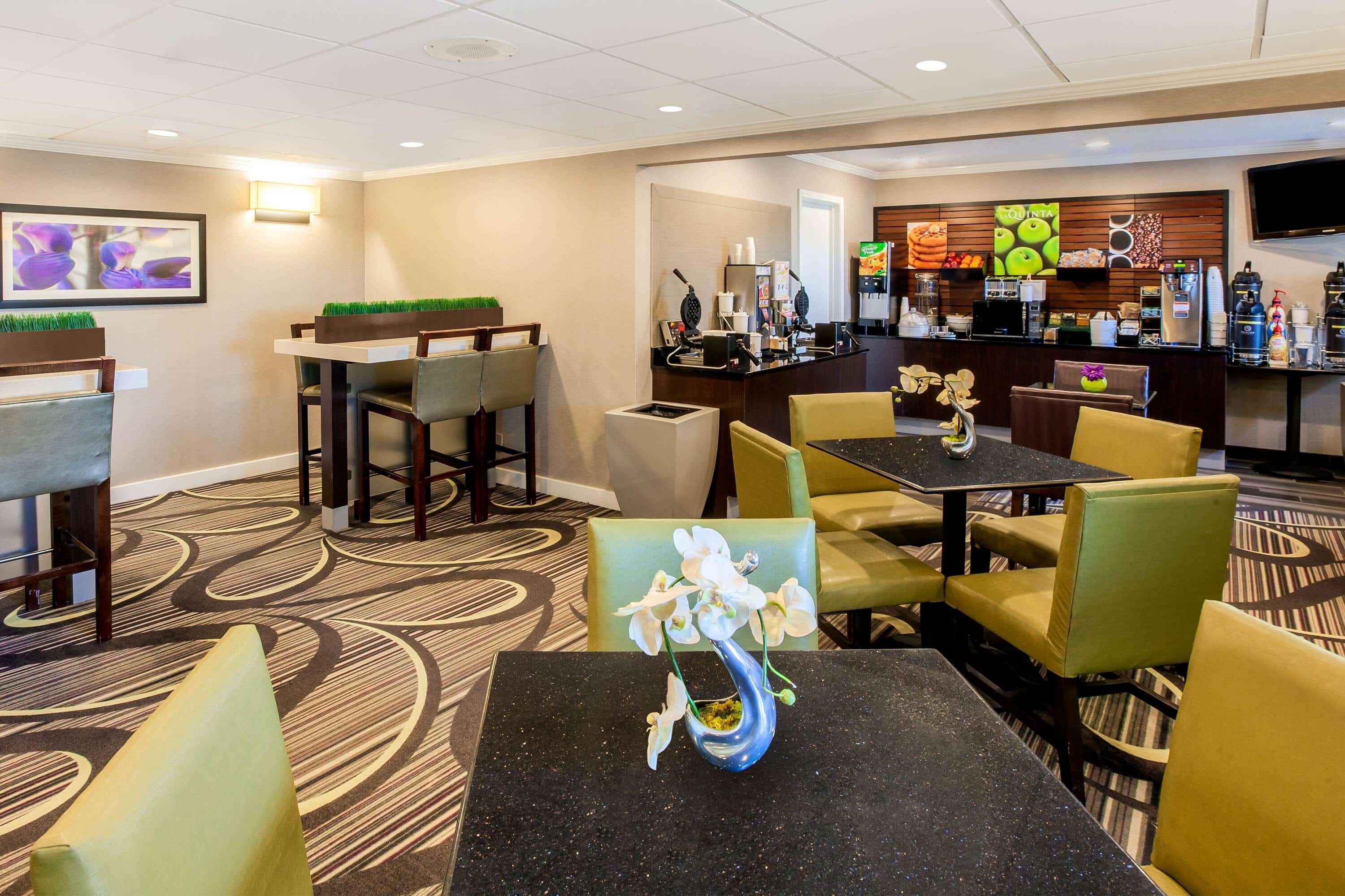Отель La Quinta By Wyndham Houston Baytown East Экстерьер фото