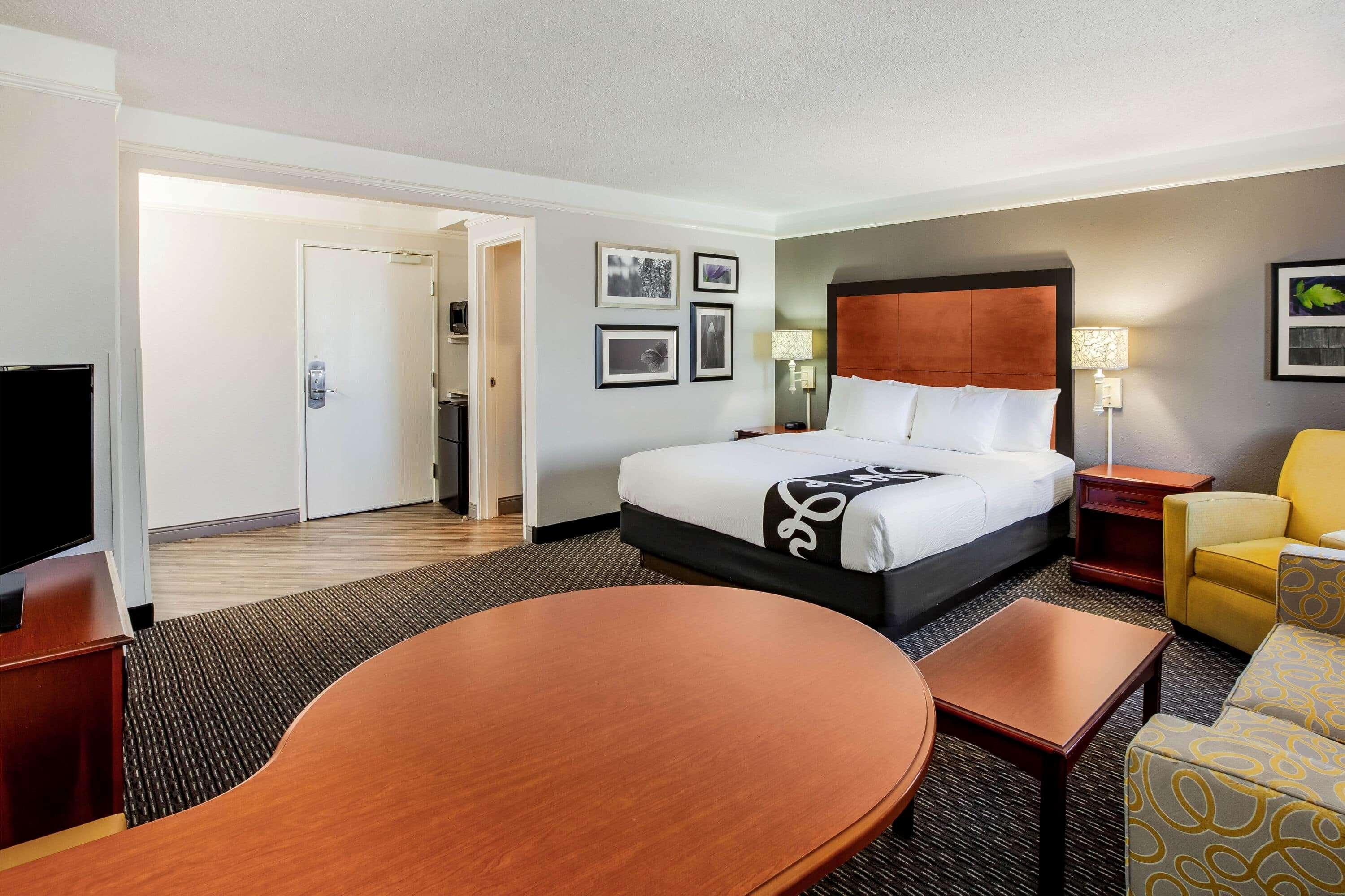 Отель La Quinta By Wyndham Houston Baytown East Экстерьер фото
