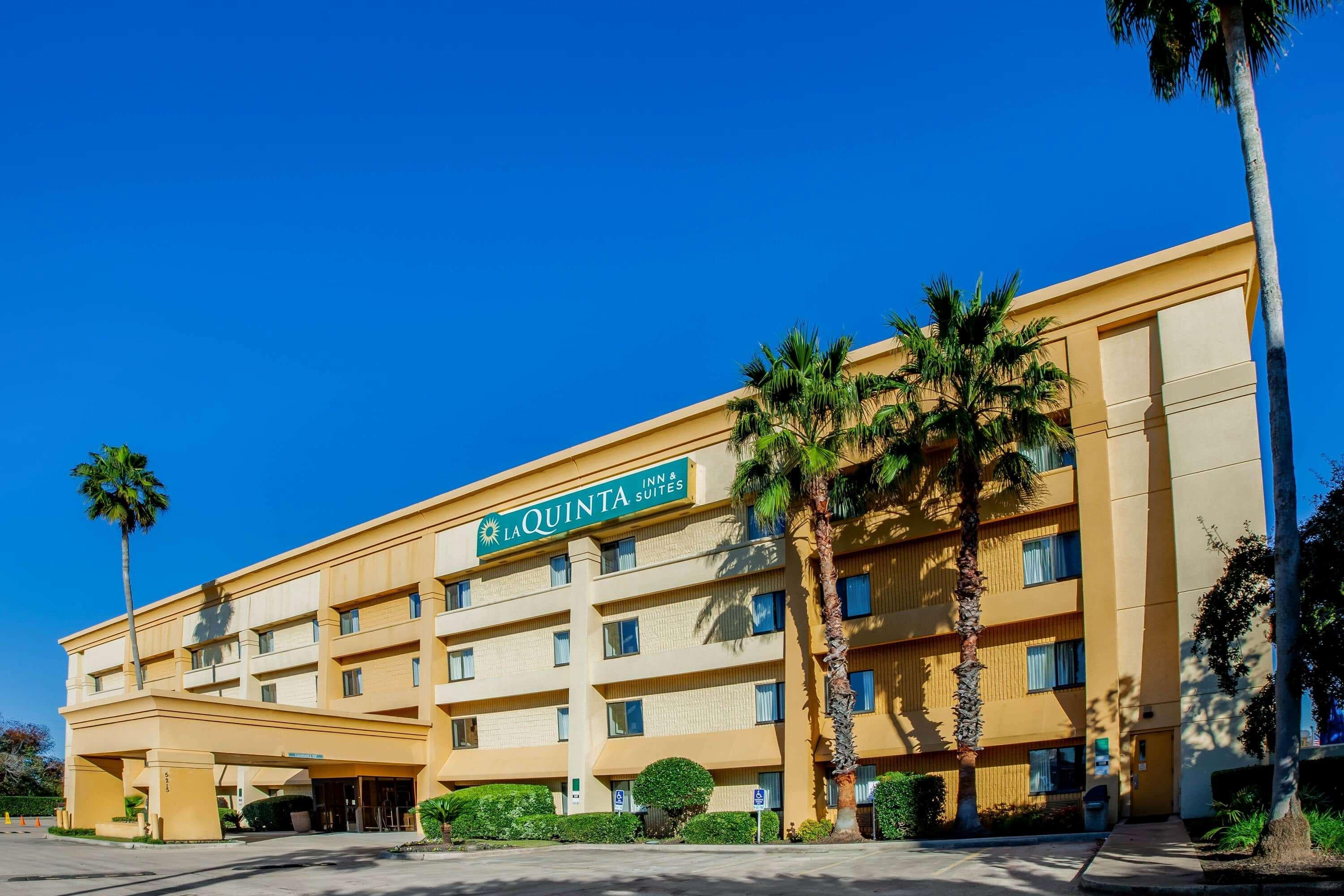 Отель La Quinta By Wyndham Houston Baytown East Экстерьер фото