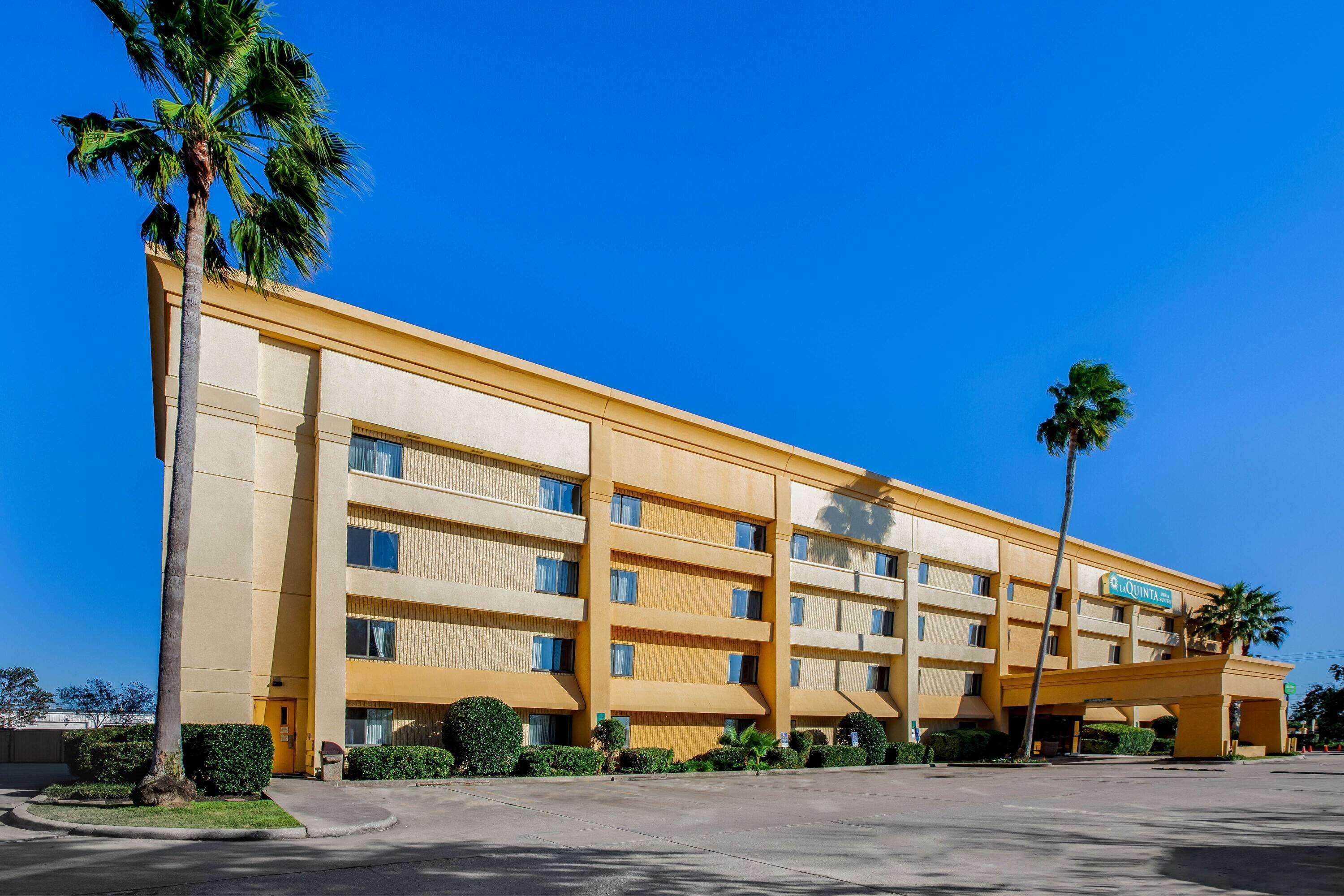 Отель La Quinta By Wyndham Houston Baytown East Экстерьер фото